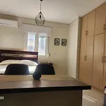 George's * וולוס